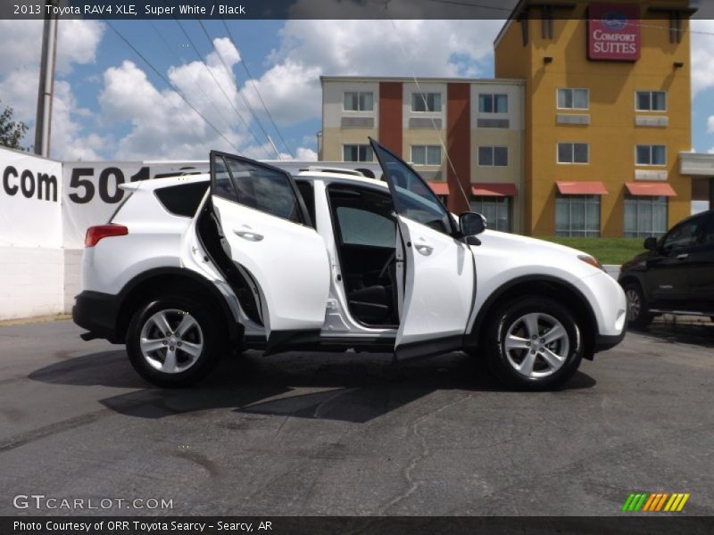 Super White / Black 2013 Toyota RAV4 XLE