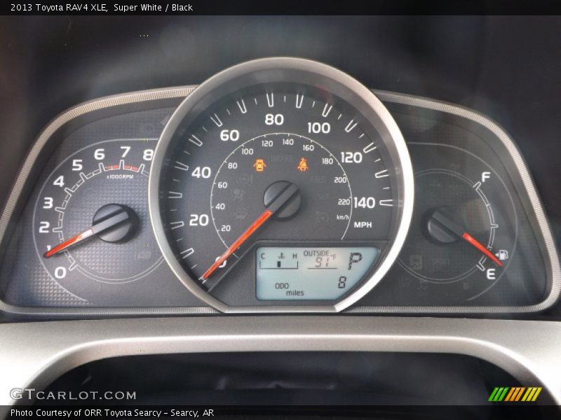 Super White / Black 2013 Toyota RAV4 XLE