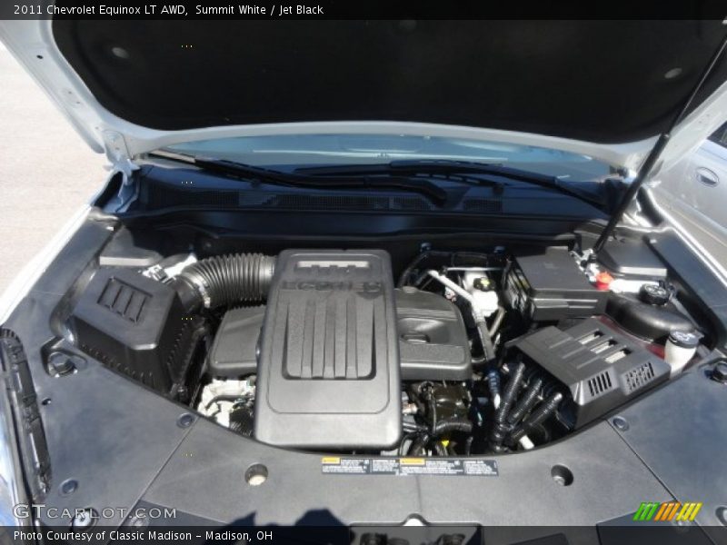 Summit White / Jet Black 2011 Chevrolet Equinox LT AWD