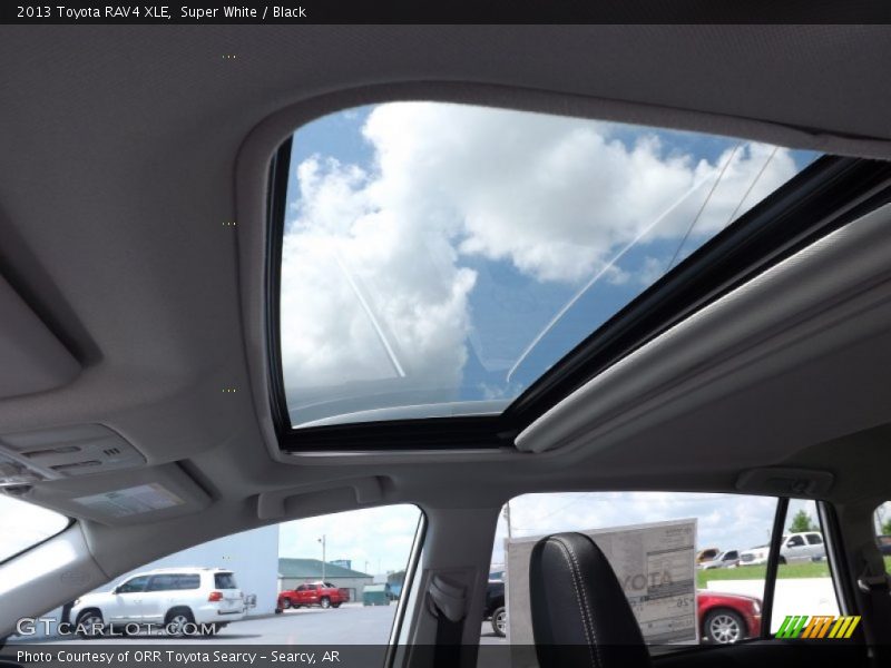 Super White / Black 2013 Toyota RAV4 XLE