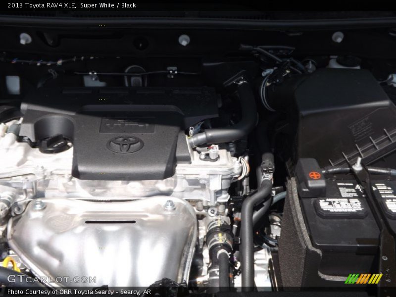Super White / Black 2013 Toyota RAV4 XLE