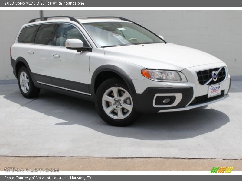 Ice White / Sandstone 2013 Volvo XC70 3.2
