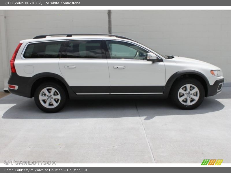 Ice White / Sandstone 2013 Volvo XC70 3.2