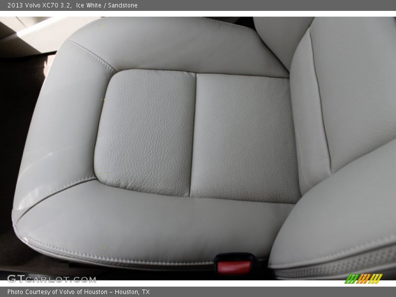 Ice White / Sandstone 2013 Volvo XC70 3.2