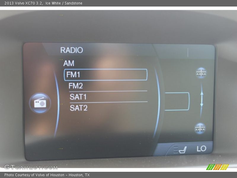 Ice White / Sandstone 2013 Volvo XC70 3.2