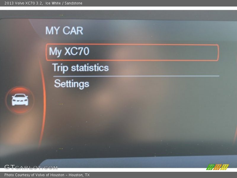 Ice White / Sandstone 2013 Volvo XC70 3.2