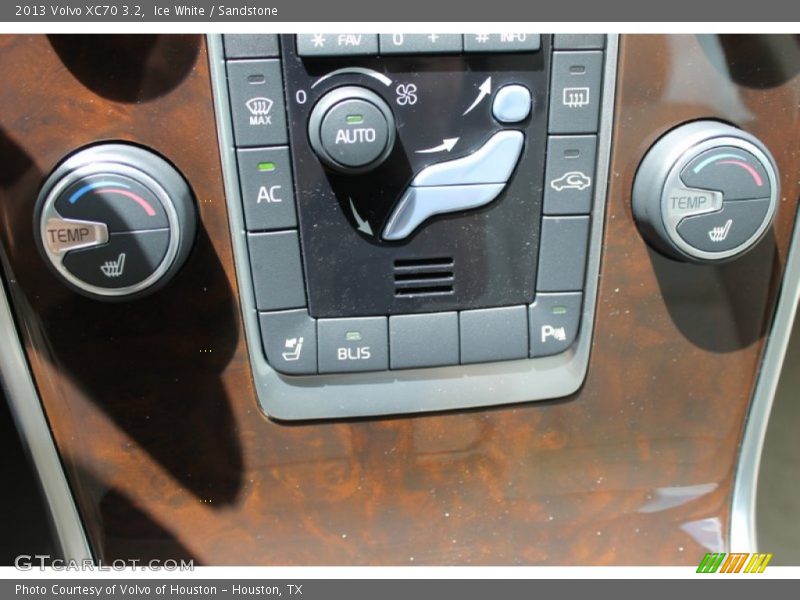Ice White / Sandstone 2013 Volvo XC70 3.2