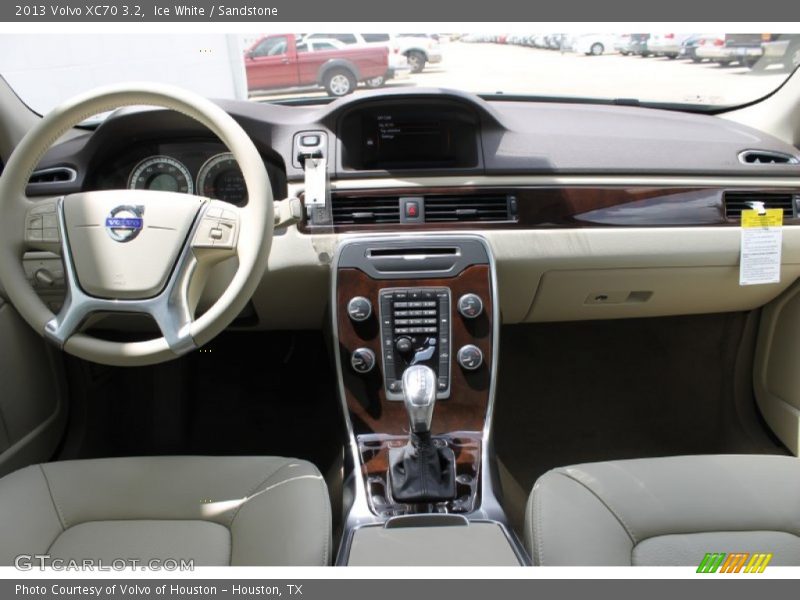 Ice White / Sandstone 2013 Volvo XC70 3.2
