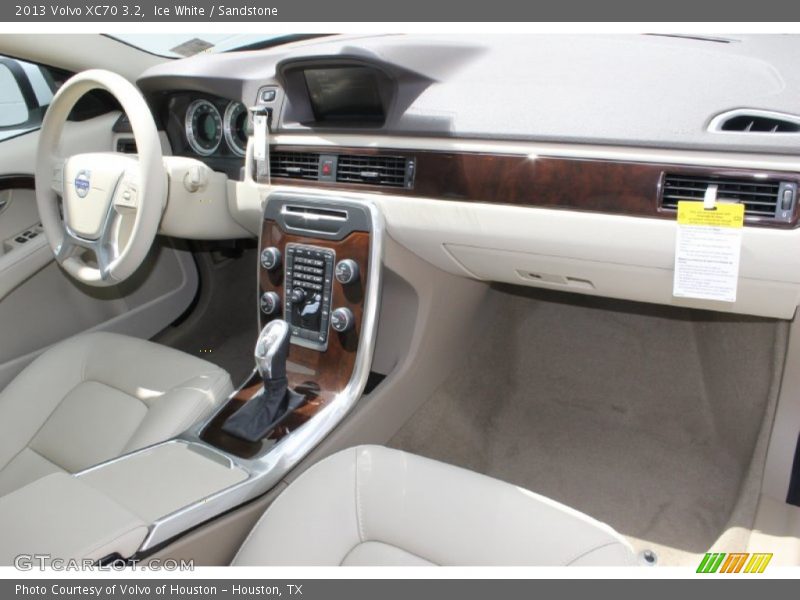 Ice White / Sandstone 2013 Volvo XC70 3.2