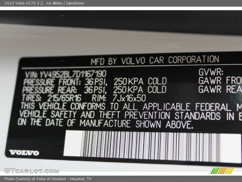 Ice White / Sandstone 2013 Volvo XC70 3.2