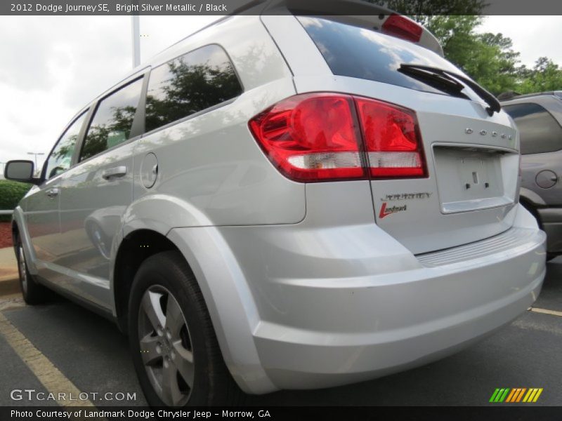 Bright Silver Metallic / Black 2012 Dodge Journey SE
