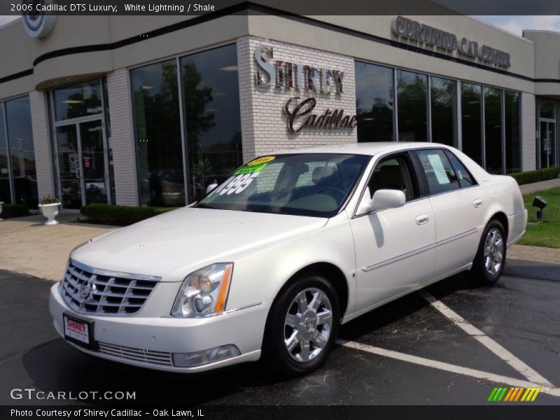 White Lightning / Shale 2006 Cadillac DTS Luxury