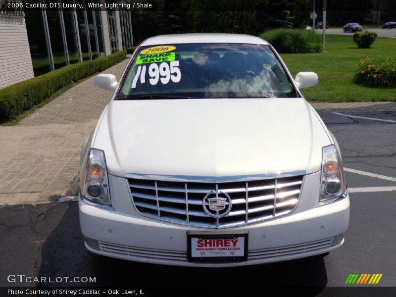White Lightning / Shale 2006 Cadillac DTS Luxury