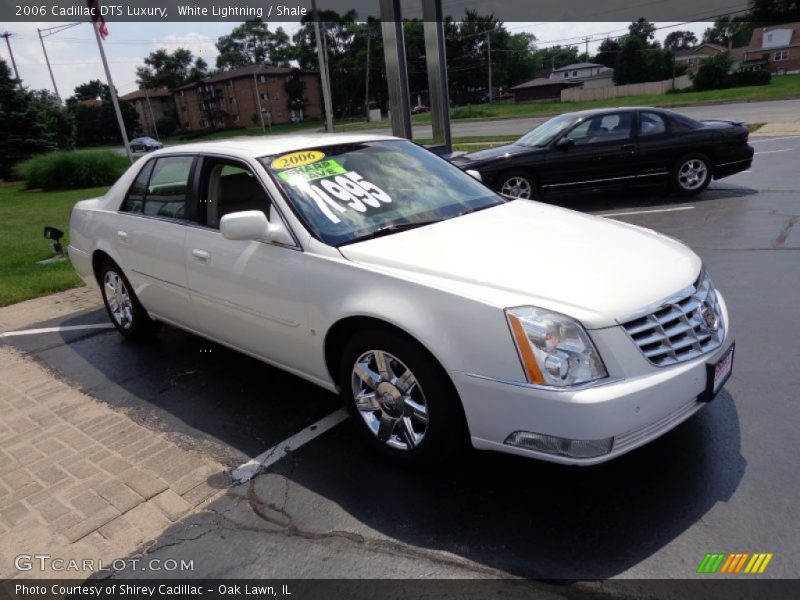 White Lightning / Shale 2006 Cadillac DTS Luxury