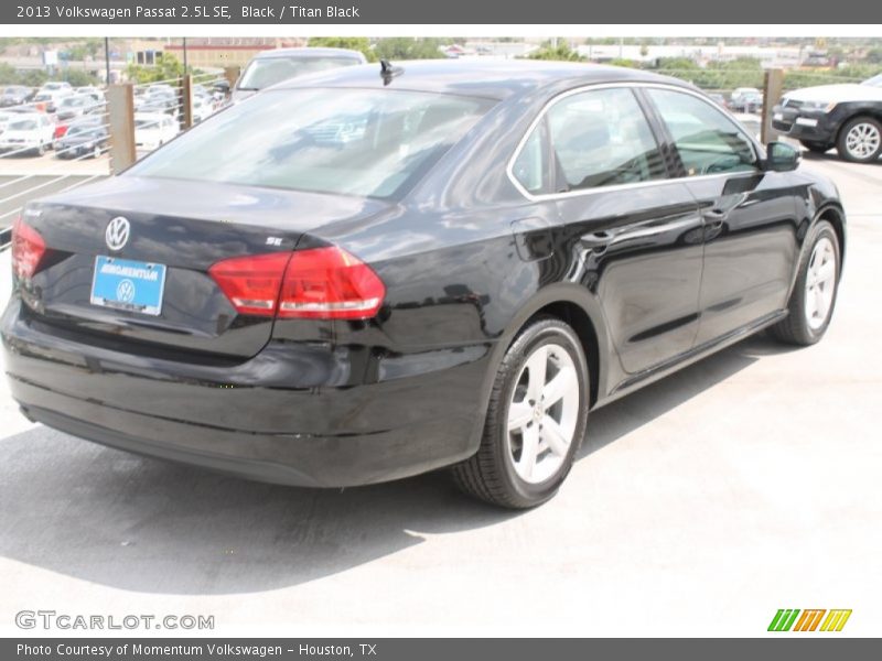 Black / Titan Black 2013 Volkswagen Passat 2.5L SE
