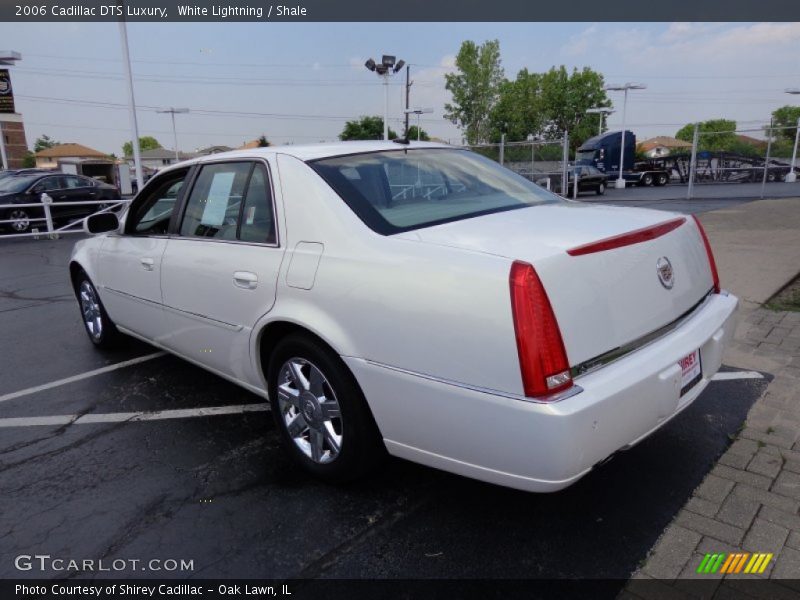 White Lightning / Shale 2006 Cadillac DTS Luxury