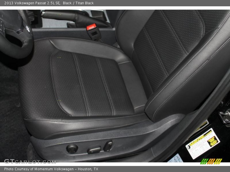 Black / Titan Black 2013 Volkswagen Passat 2.5L SE