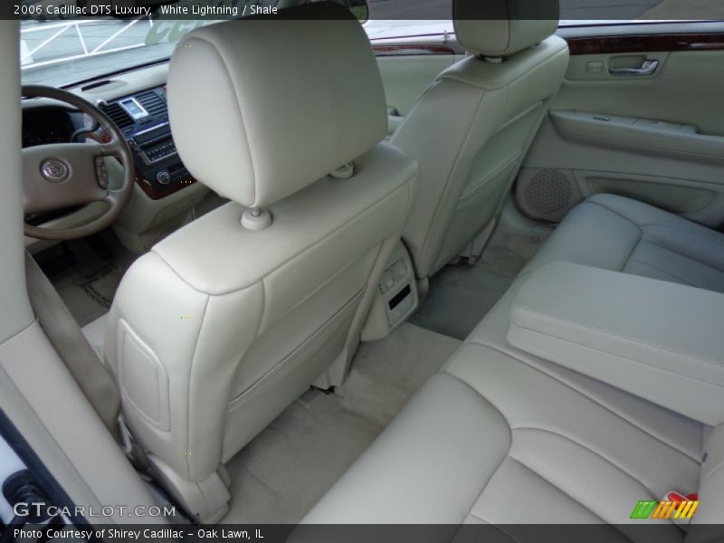 White Lightning / Shale 2006 Cadillac DTS Luxury