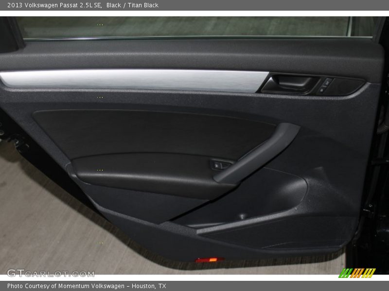Black / Titan Black 2013 Volkswagen Passat 2.5L SE