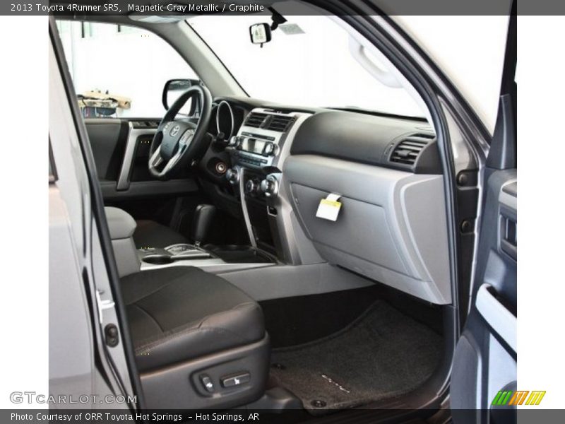 Magnetic Gray Metallic / Graphite 2013 Toyota 4Runner SR5
