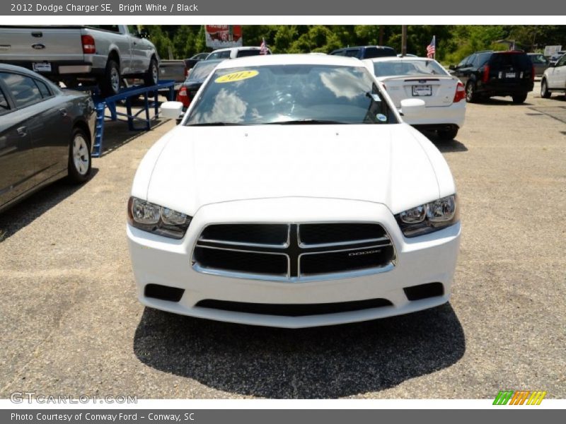 Bright White / Black 2012 Dodge Charger SE