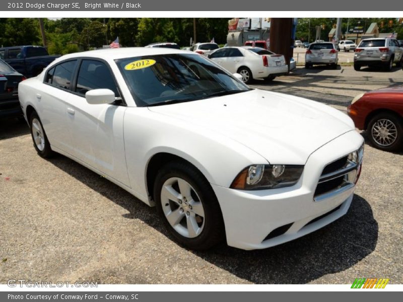 Bright White / Black 2012 Dodge Charger SE