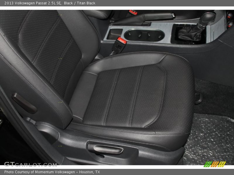Black / Titan Black 2013 Volkswagen Passat 2.5L SE