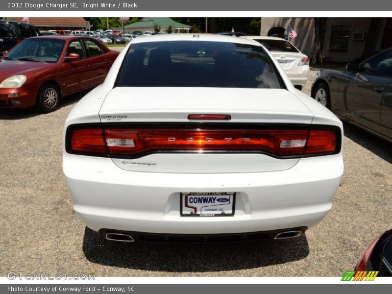 Bright White / Black 2012 Dodge Charger SE