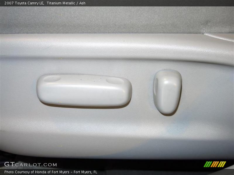 Titanium Metallic / Ash 2007 Toyota Camry LE
