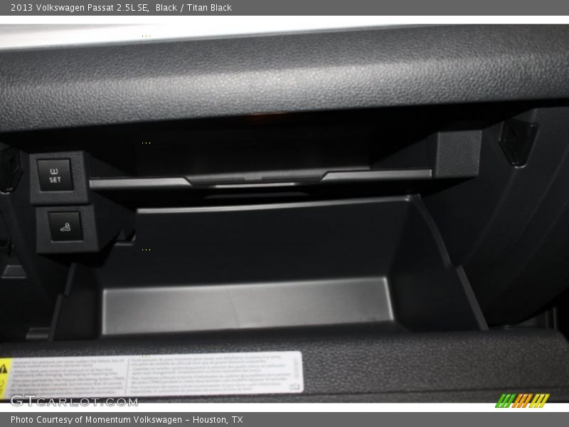 Black / Titan Black 2013 Volkswagen Passat 2.5L SE