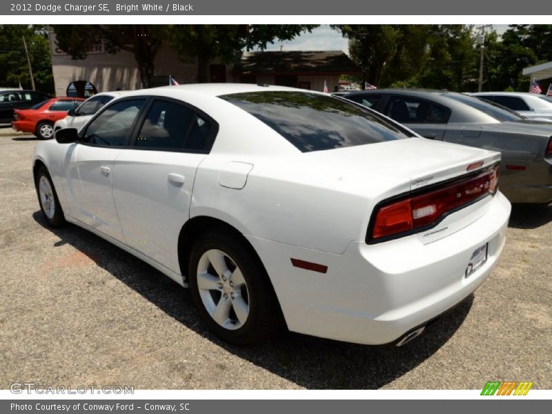 Bright White / Black 2012 Dodge Charger SE