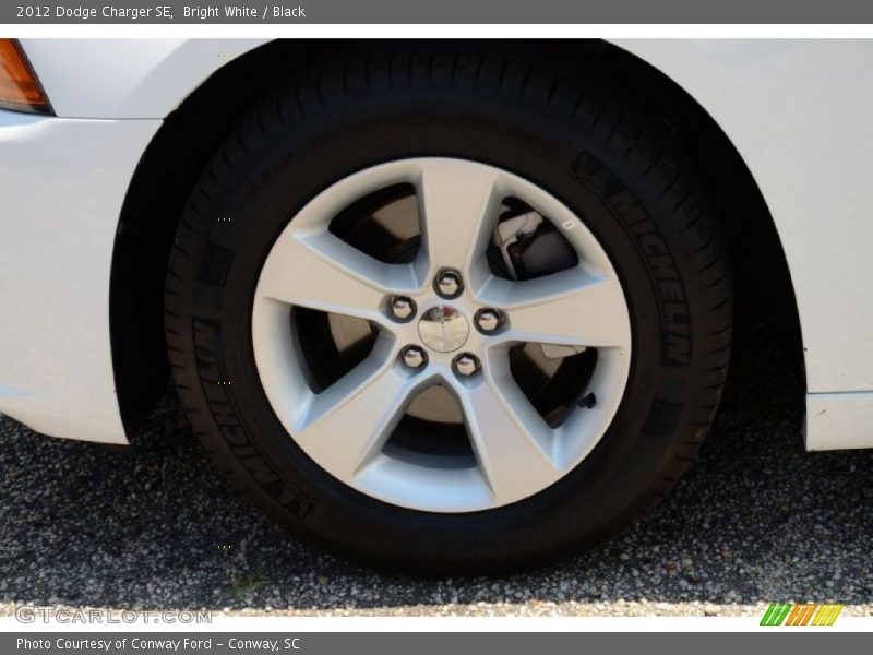 Bright White / Black 2012 Dodge Charger SE