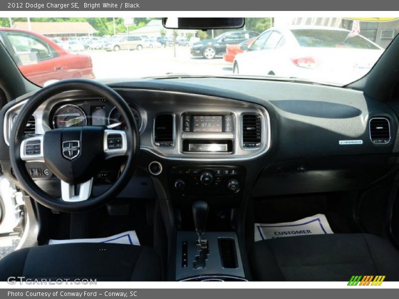 Bright White / Black 2012 Dodge Charger SE