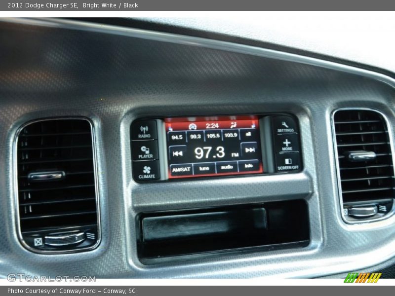 Bright White / Black 2012 Dodge Charger SE