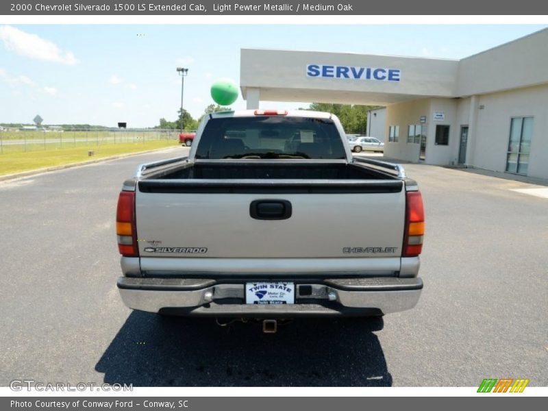 Light Pewter Metallic / Medium Oak 2000 Chevrolet Silverado 1500 LS Extended Cab