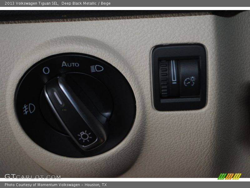 Deep Black Metallic / Beige 2013 Volkswagen Tiguan SEL