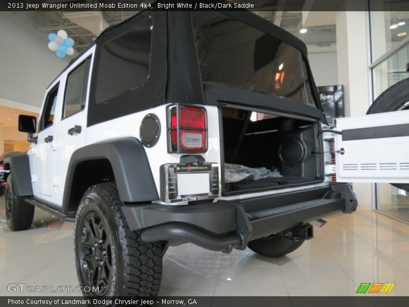Bright White / Black/Dark Saddle 2013 Jeep Wrangler Unlimited Moab Edition 4x4