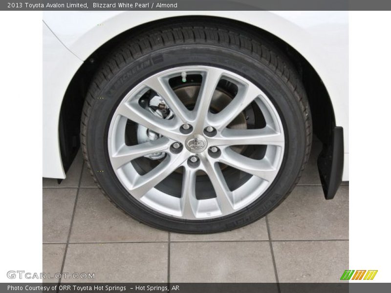 Blizzard White Pearl / Almond 2013 Toyota Avalon Limited