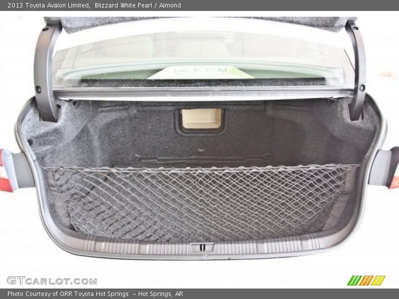 Blizzard White Pearl / Almond 2013 Toyota Avalon Limited