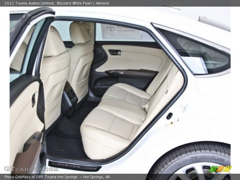 Blizzard White Pearl / Almond 2013 Toyota Avalon Limited