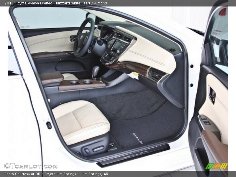Blizzard White Pearl / Almond 2013 Toyota Avalon Limited