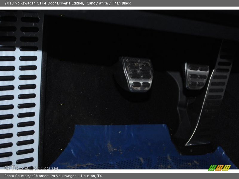 Candy White / Titan Black 2013 Volkswagen GTI 4 Door Driver's Edition
