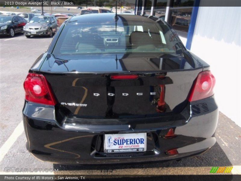 Black / Black 2013 Dodge Avenger SE