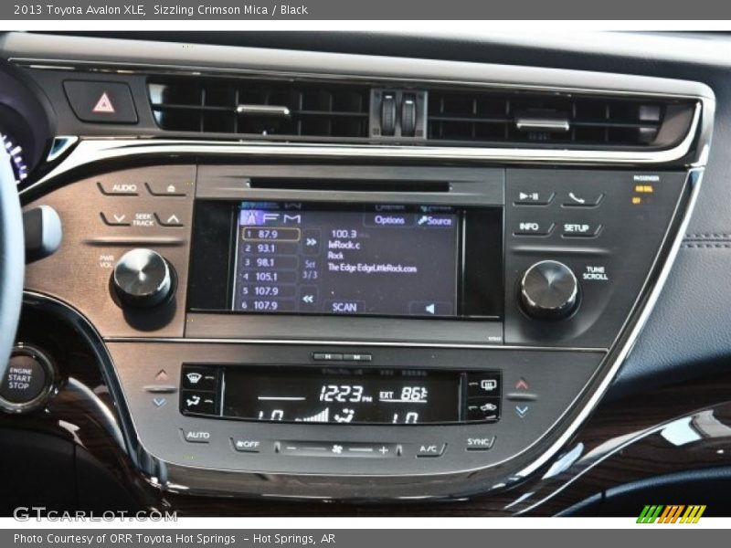 Controls of 2013 Avalon XLE