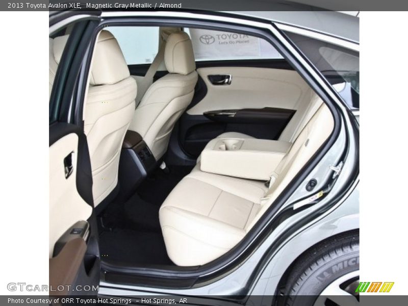 Magnetic Gray Metallic / Almond 2013 Toyota Avalon XLE