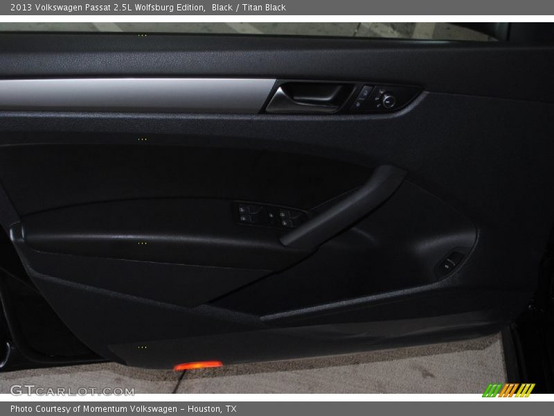 Black / Titan Black 2013 Volkswagen Passat 2.5L Wolfsburg Edition