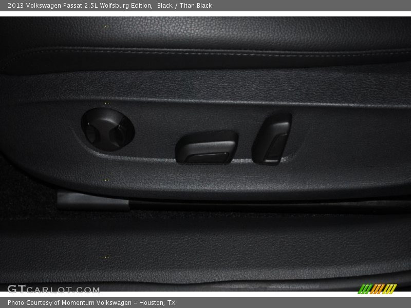 Black / Titan Black 2013 Volkswagen Passat 2.5L Wolfsburg Edition