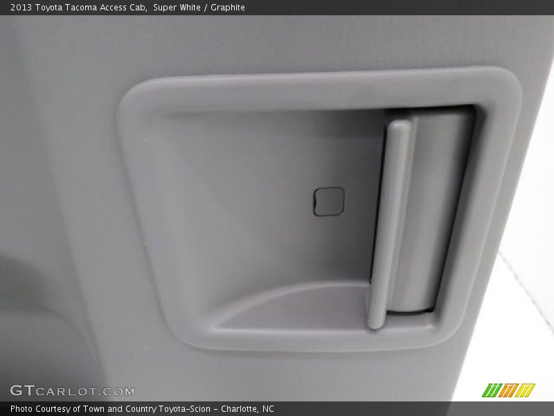 Super White / Graphite 2013 Toyota Tacoma Access Cab