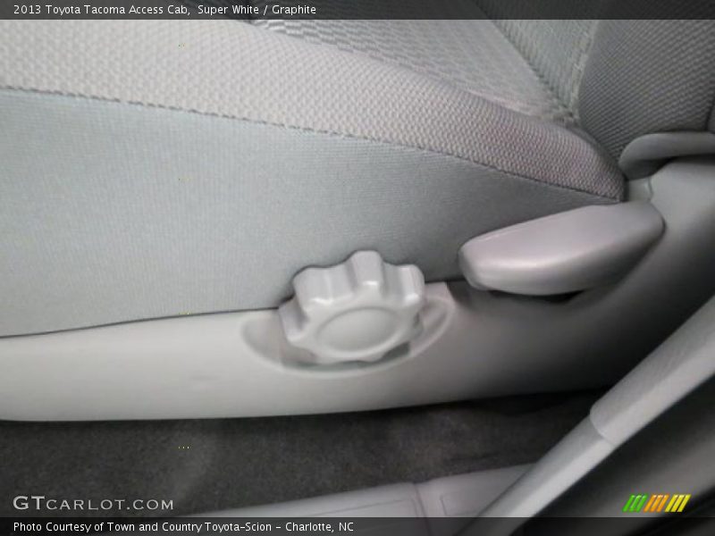Super White / Graphite 2013 Toyota Tacoma Access Cab