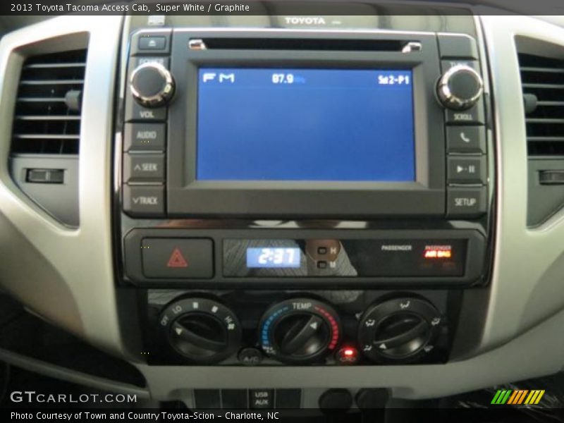 Super White / Graphite 2013 Toyota Tacoma Access Cab
